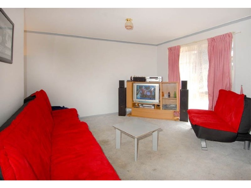 11 Wattle Close, Meadow Heights VIC 3048