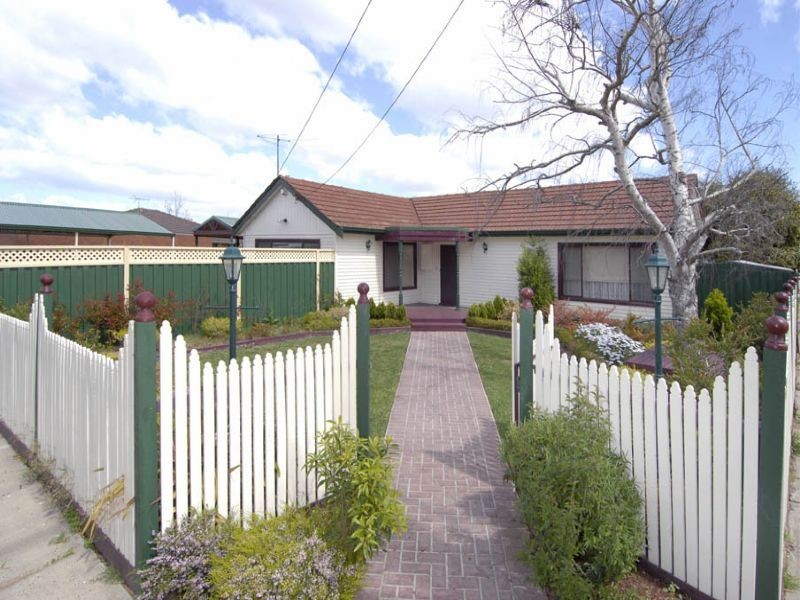 47 Rhodes Parade, Oak Park VIC 3046