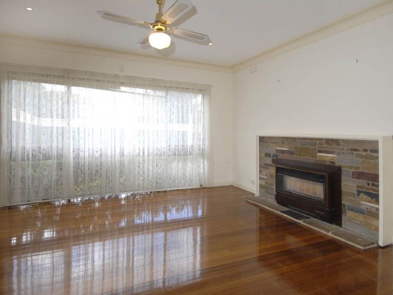 47 Rhodes Parade, Oak Park VIC 3046