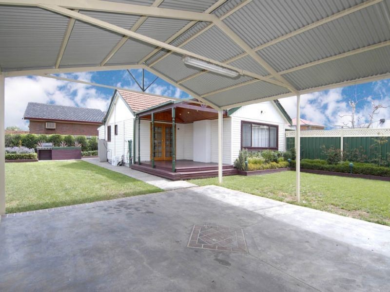 47 Rhodes Parade, Oak Park VIC 3046