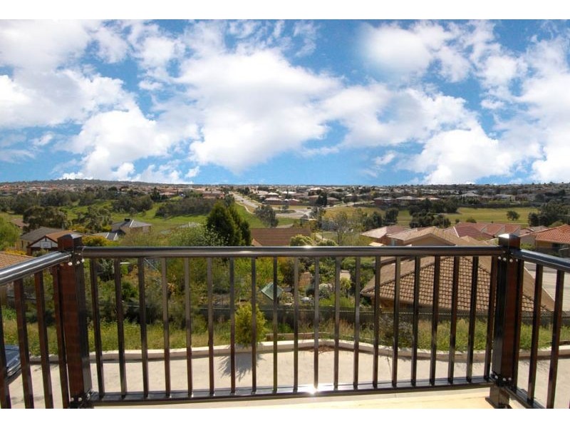 8/30-32 Papworth Place, Meadow Heights VIC 3048