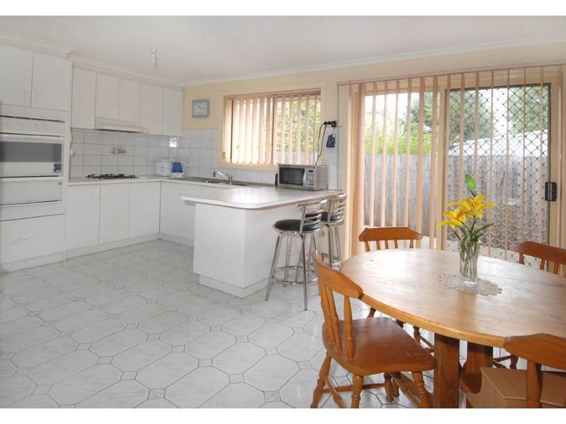 2/60 Ashleigh Crescent, Meadow Heights VIC 3048