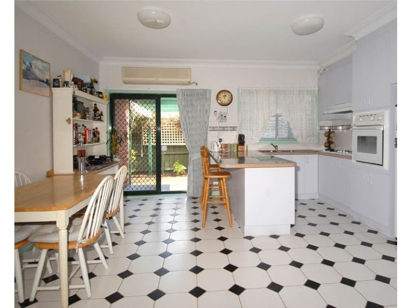 4/39 Gladstone Parade, Glenroy VIC 3046