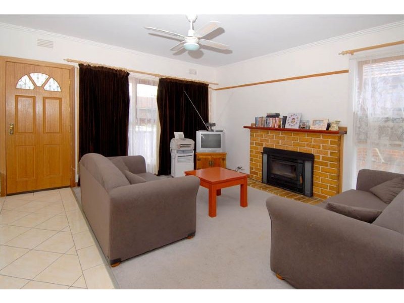 11 Kinnaird Street, Jacana VIC 3047