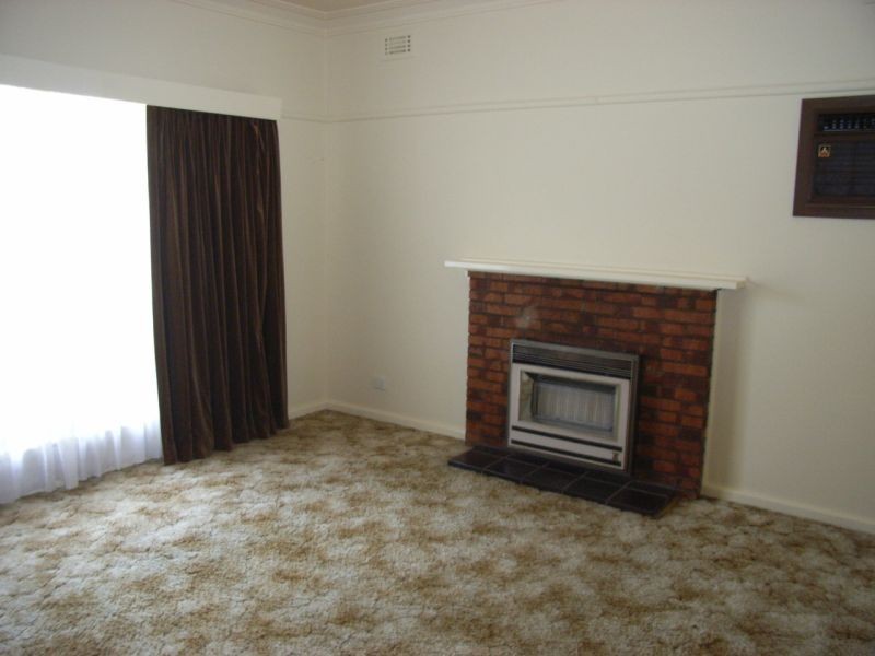 28 Curie Avenue, Oak Park VIC 3046