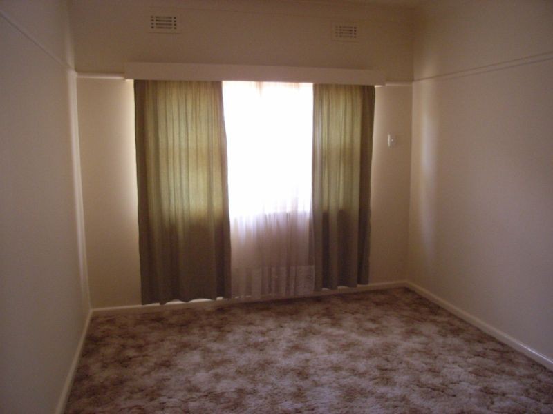 28 Curie Avenue, Oak Park VIC 3046