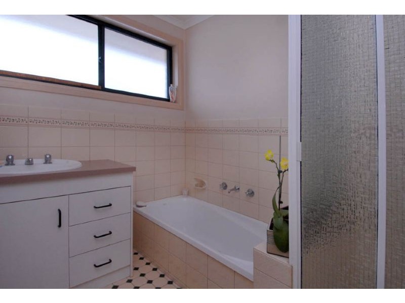 3/15 Green Valley Grove, Meadow Heights VIC 3048