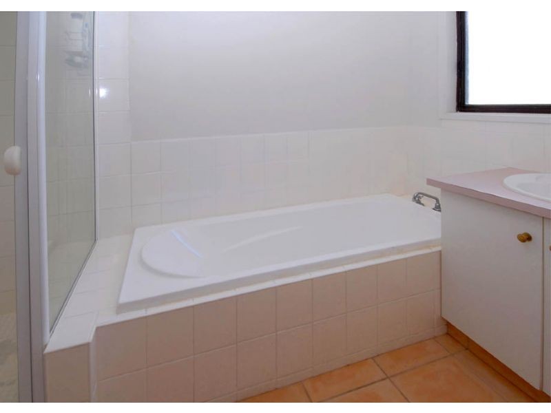 4 Ruby Court, Meadow Heights VIC 3048