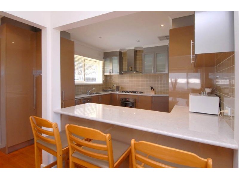 94 Snell Grove, Oak Park VIC 3046