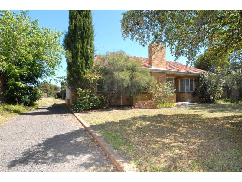 11 Apsley Street, Glenroy VIC 3046