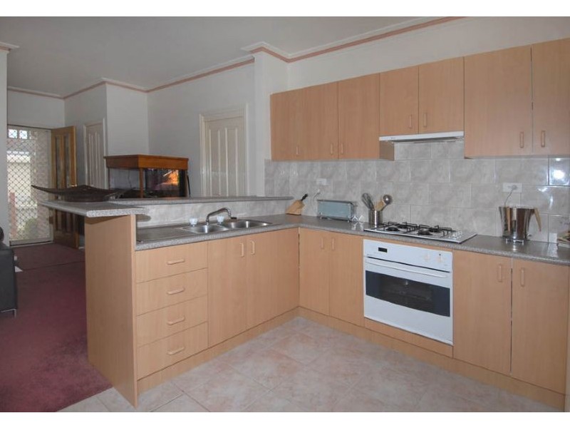 2 Muntz Avenue, Glenroy VIC 3046