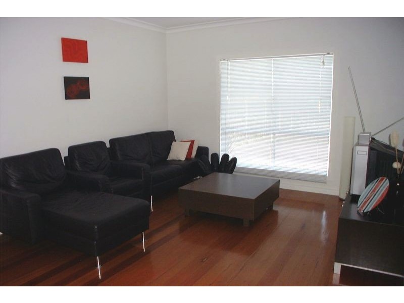 2/47 Maude Avenue, Glenroy VIC 3046