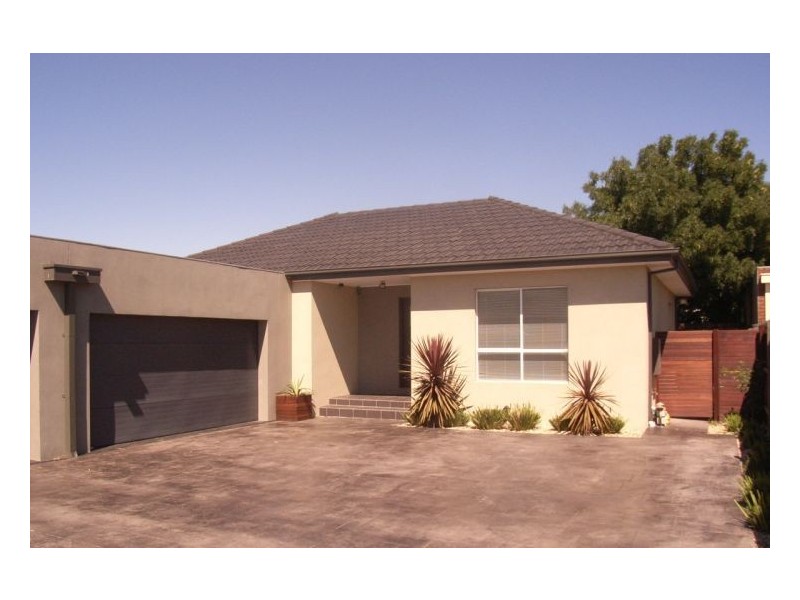 2/47 Maude Avenue, Glenroy VIC 3046