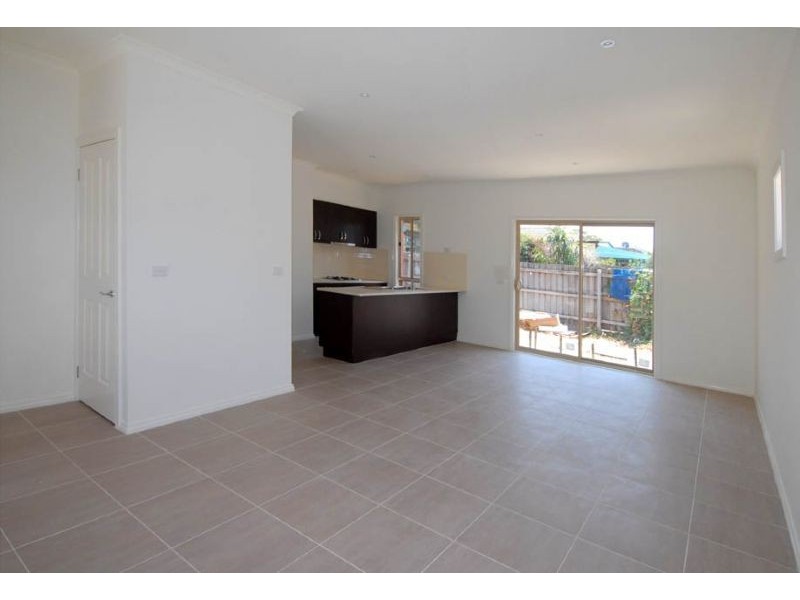 2/46 Maude Avenue, Glenroy VIC 3046