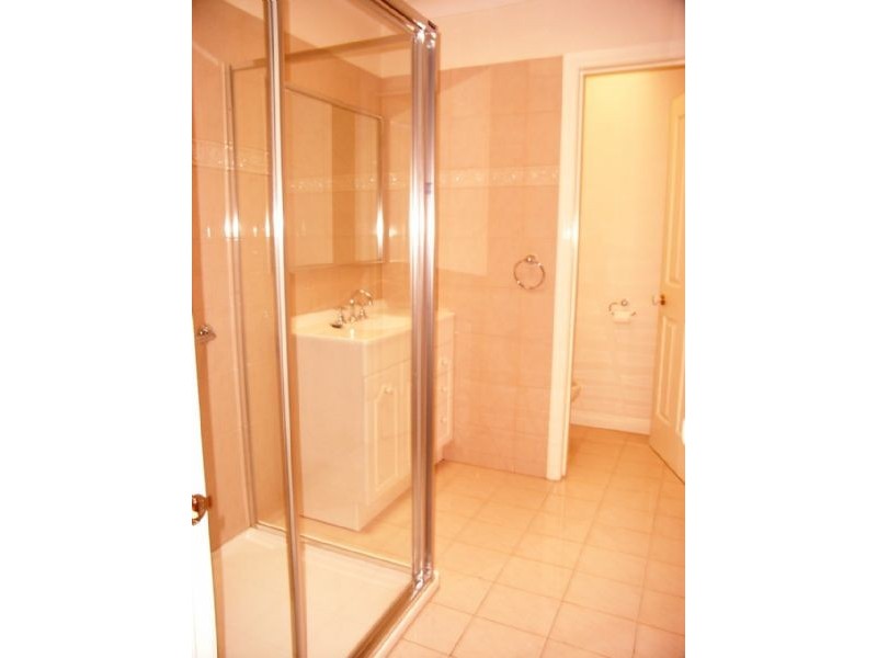 3/33 CLOVELLY AVENUE, Glenroy VIC 3046