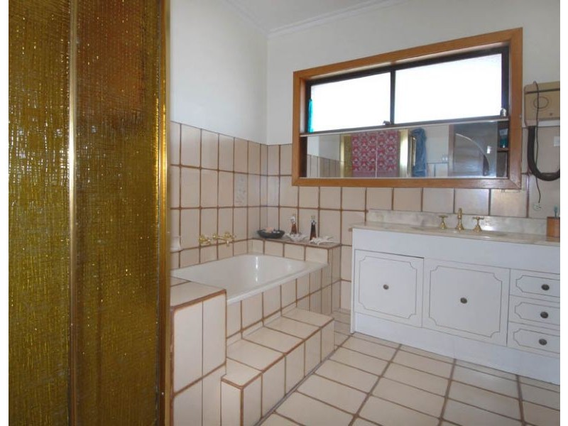 16 Glenfern Place, Glenroy VIC 3046