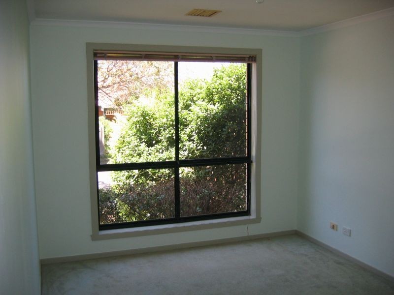 8 Perry Court, Roxburgh Park VIC 3064