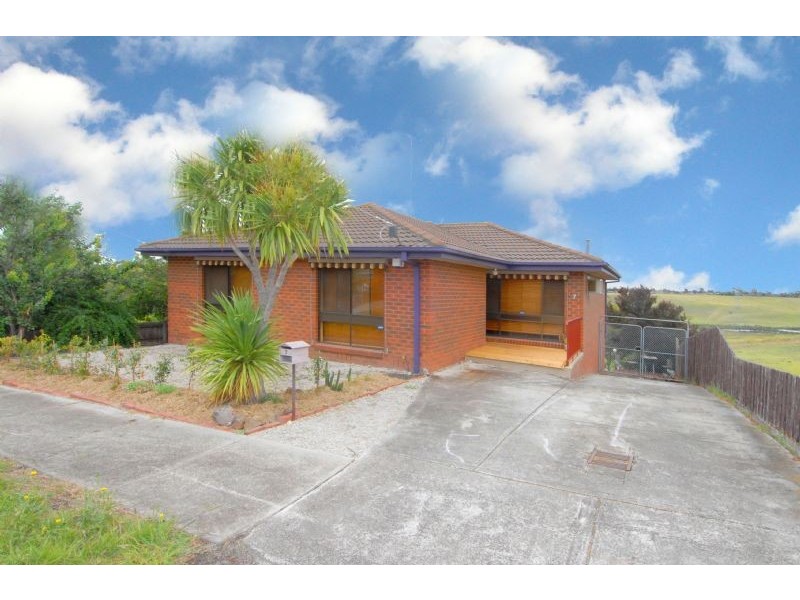 7 Freeland Grove, Jacana VIC 3047