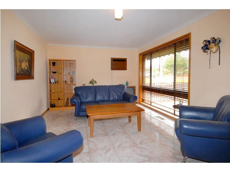 7 Freeland Grove, Jacana VIC 3047