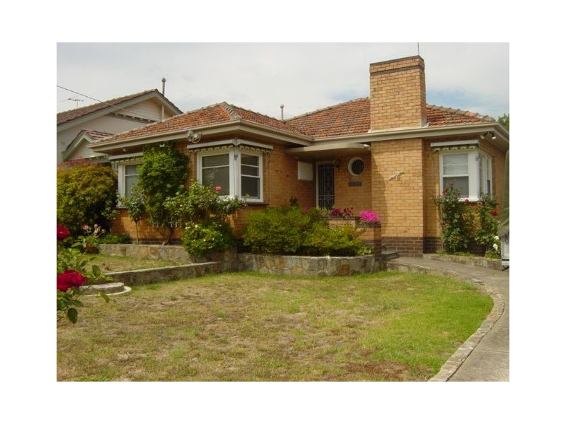12 Columban Ave, Strathmore VIC 3041