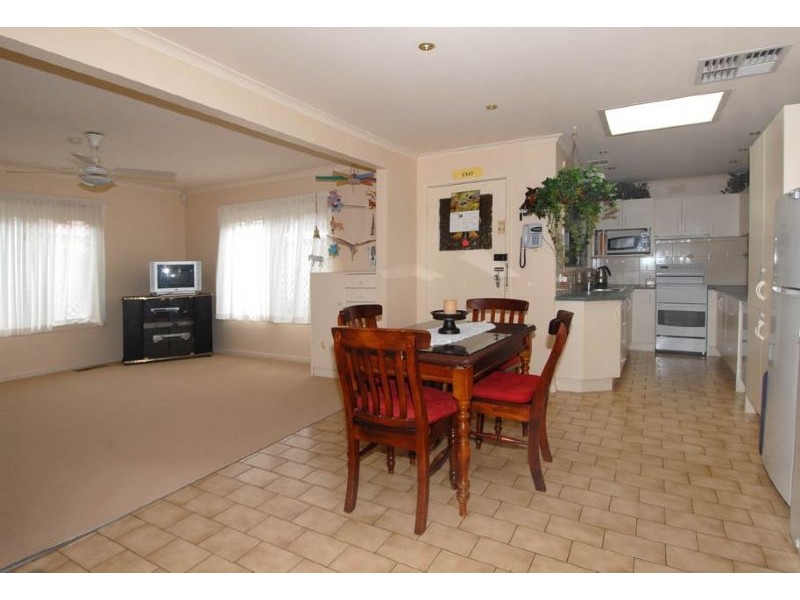 2 Elm Court, Coolaroo VIC 3048