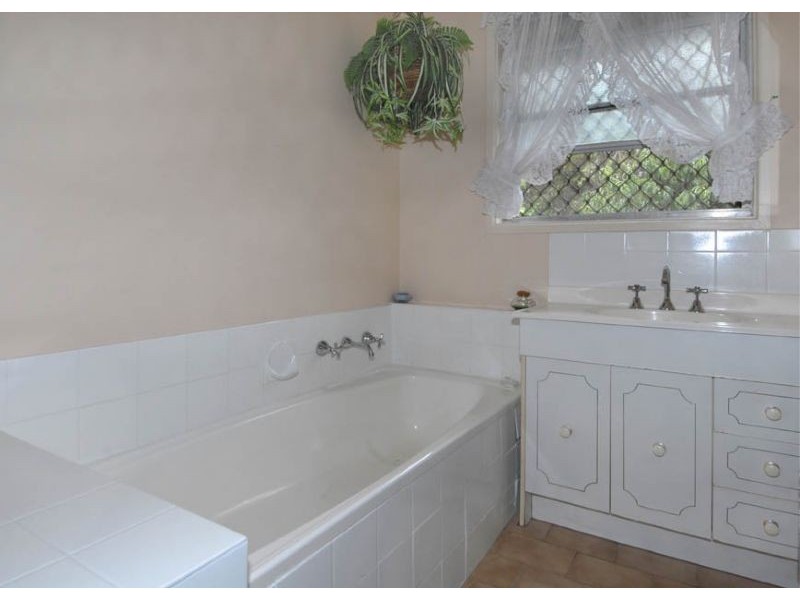 2 Elm Court, Coolaroo VIC 3048