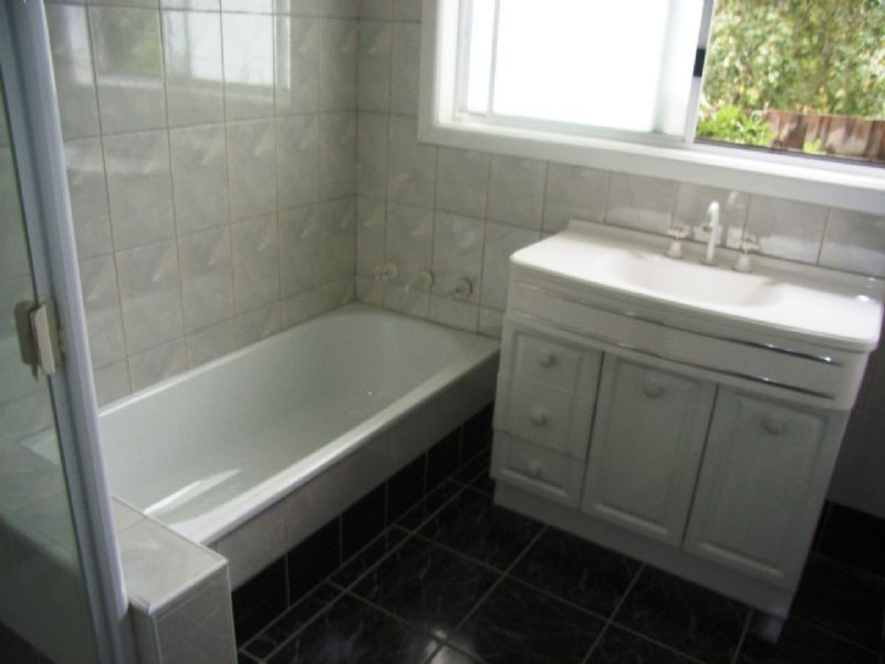 37 WINIFRED ST, Oak Park VIC 3046