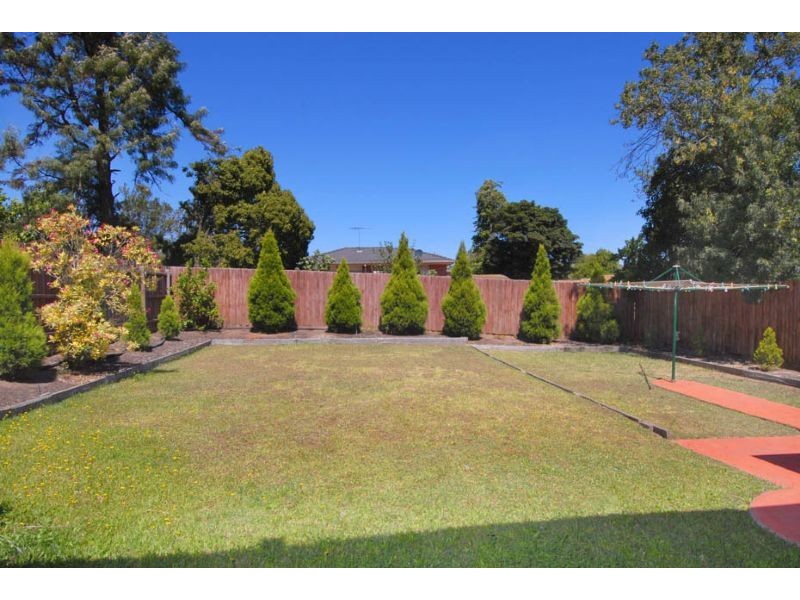 2 Strachan Street, Oak Park VIC 3046