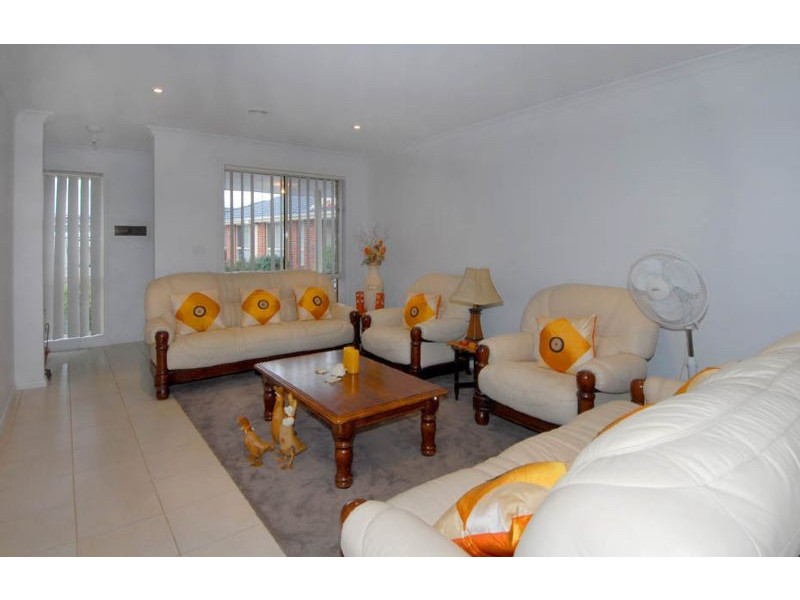 25/4-16 Melaleuca Drive, Meadow Heights VIC 3048