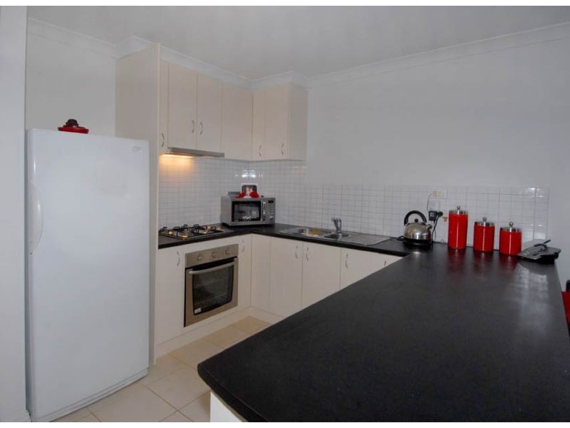 25/4-16 Melaleuca Drive, Meadow Heights VIC 3048