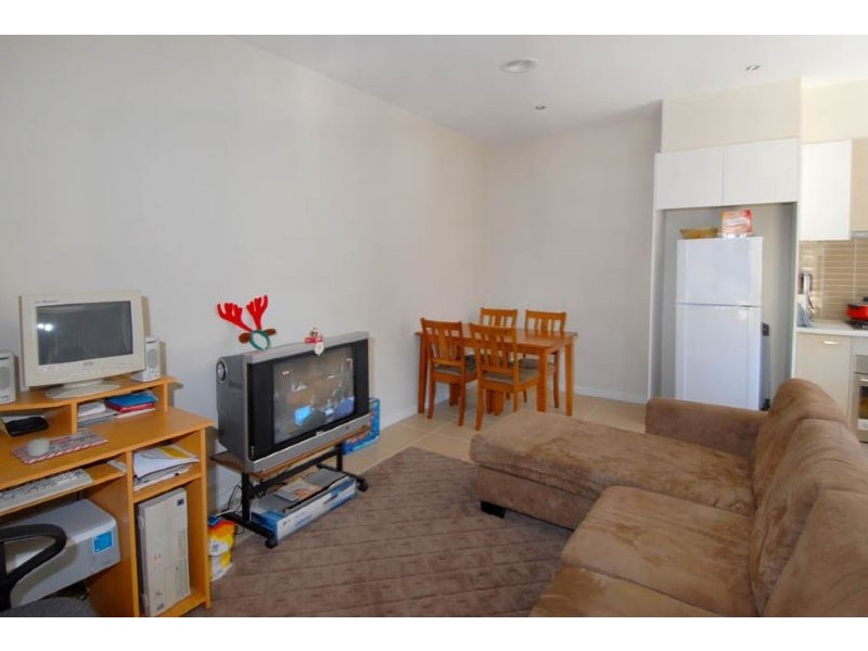 2/7 Leonard Avenue, Glenroy VIC 3046