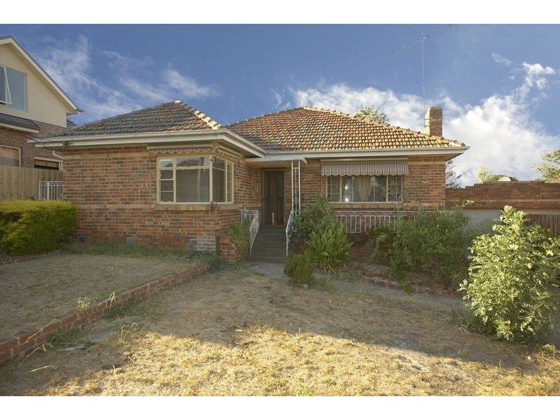 4 Strachan Street, Oak Park VIC 3046