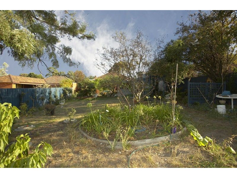 4 Strachan Street, Oak Park VIC 3046