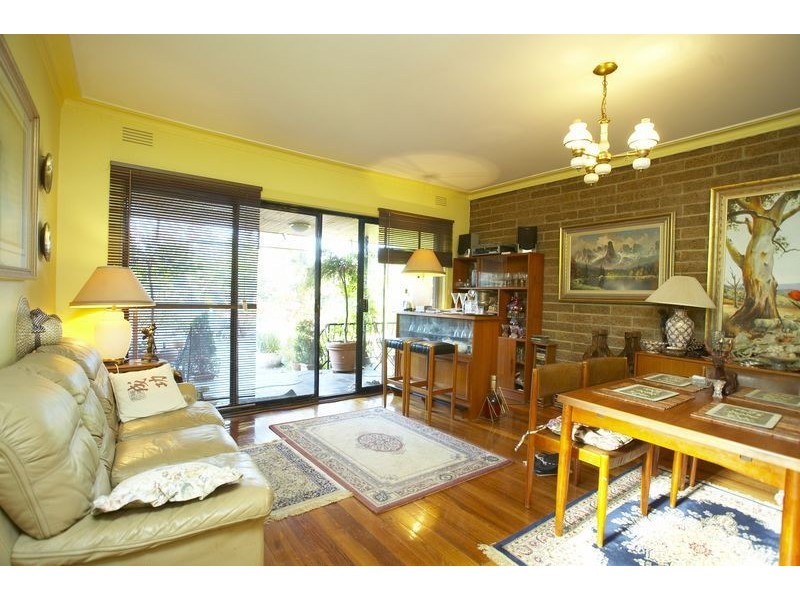 4 Strachan Street, Oak Park VIC 3046