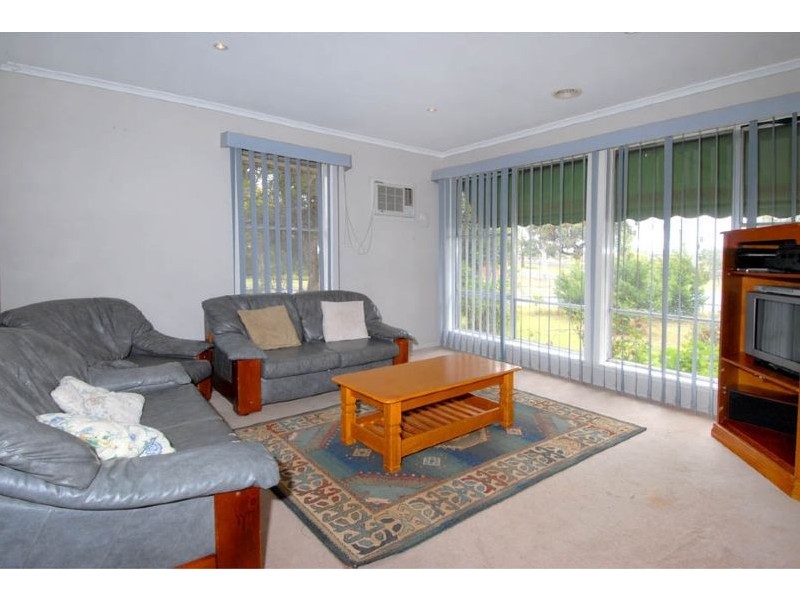 8 Rye Street, Dallas VIC 3047