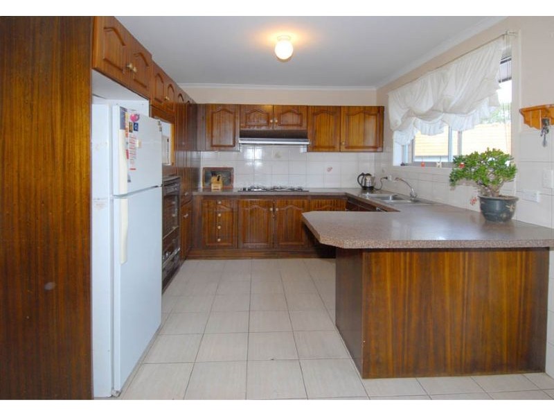 12 Emerald Street, Dallas VIC 3047