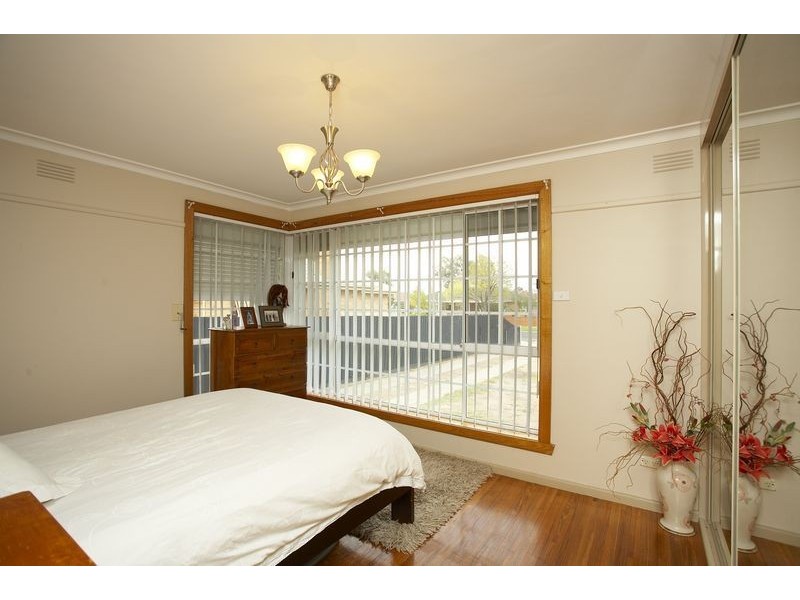 24 Gish Court, Hadfield VIC 3046