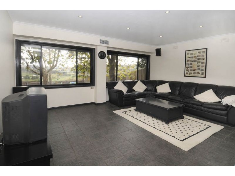 36 Moonee Boulevard, Glenroy VIC 3046