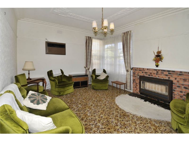 18 Snell Grove, Pascoe Vale VIC 3044