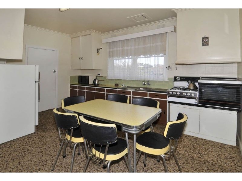 18 Snell Grove, Pascoe Vale VIC 3044