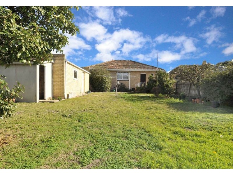 18 Snell Grove, Pascoe Vale VIC 3044