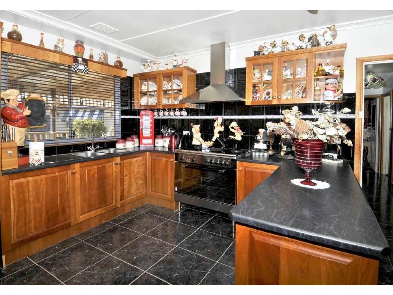 19 Warragul Street, Dallas VIC 3047