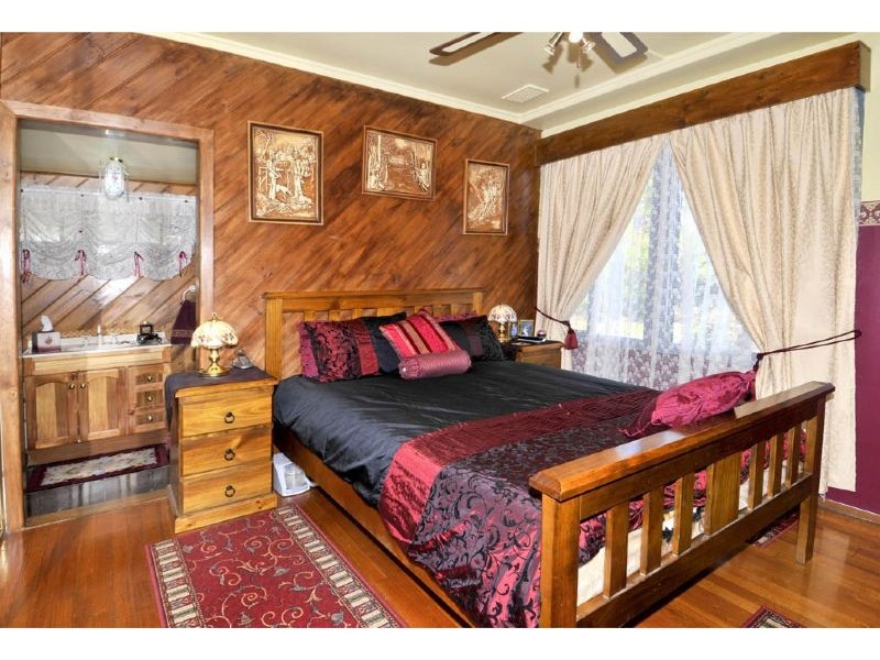 19 Warragul Street, Dallas VIC 3047