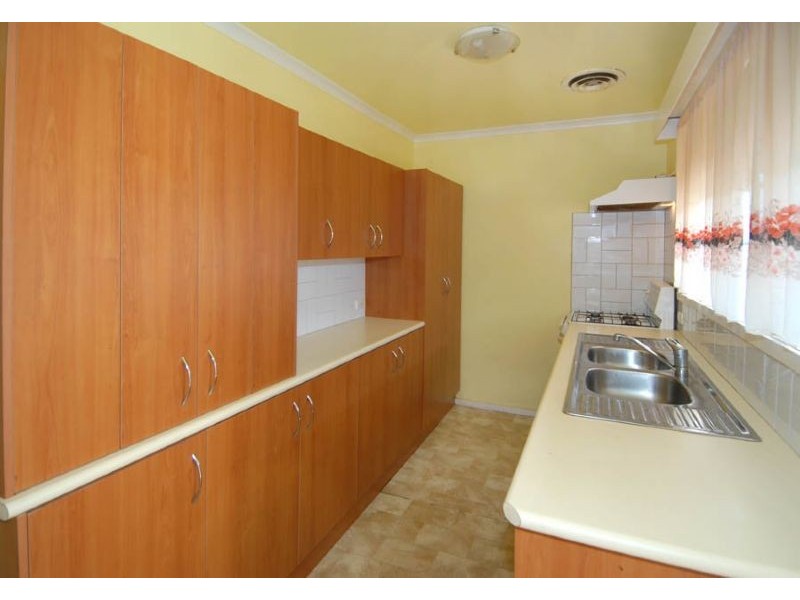 8 Karnak Crescent, Coolaroo VIC 3048