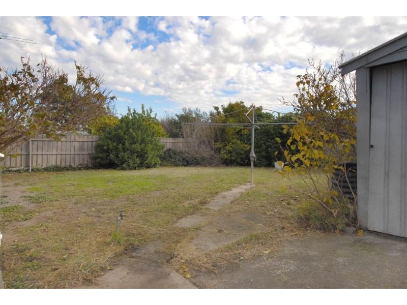 8 Karnak Crescent, Coolaroo VIC 3048