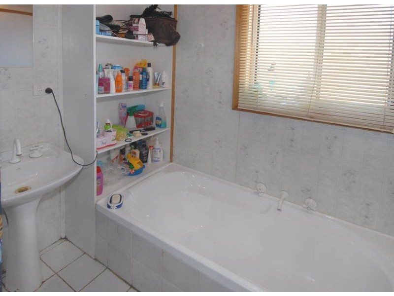 60 Leonard Avenue, Glenroy VIC 3046