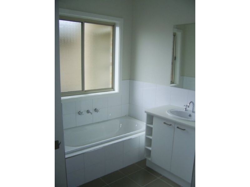 3/10 Leonard Avenue, Glenroy VIC 3046