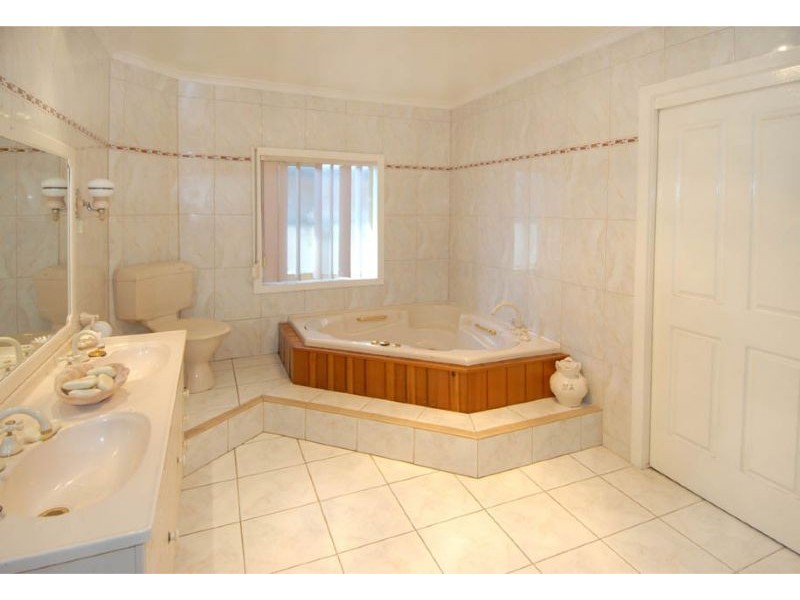 20 Surrey Street, Hadfield VIC 3046