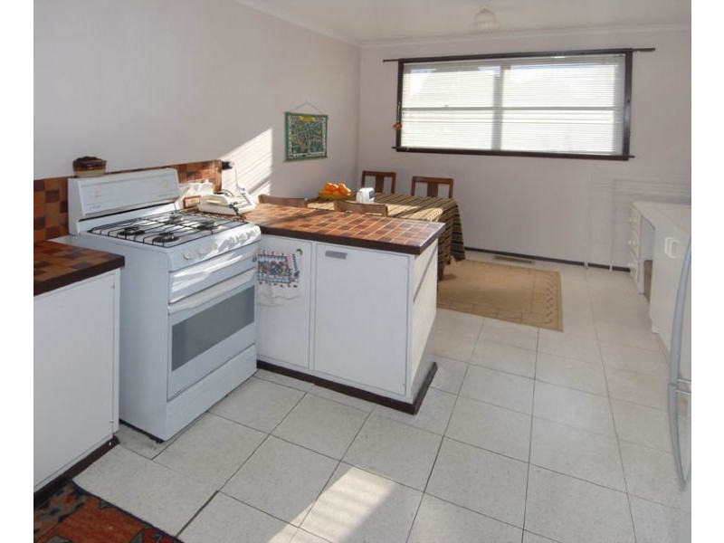 21 Hendricks Crescent, Jacana VIC 3047