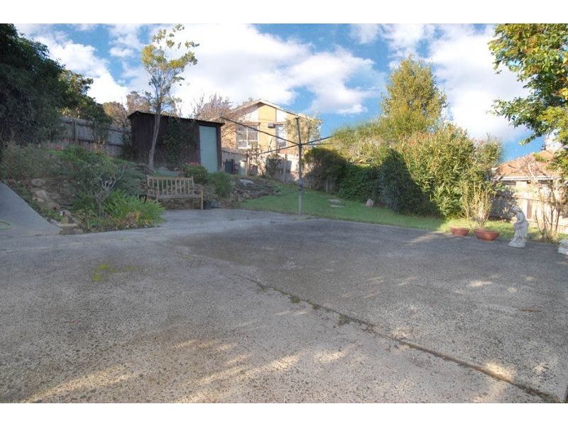 21 Hendricks Crescent, Jacana VIC 3047